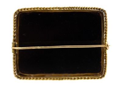 Lot 34 - An exceptional 19th-century, gold-mounted, micro mosaic brooch.