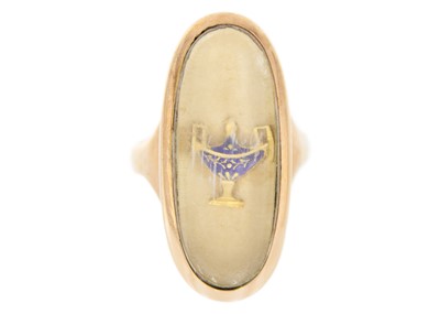 Lot 36 - A George III rose gold memorial ring with glazed gilt enamel urn.