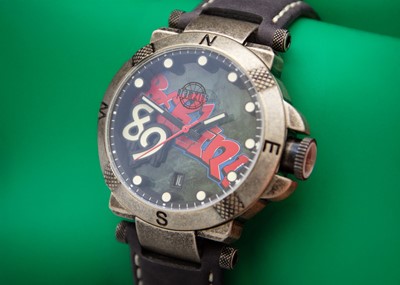 Lot 45 - PRAMZIUZ - Berlin Wall, a Ltd edition automatic gentleman's stainless steel wristwatch.