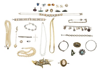 Lot 292 - A large collection of costume jewellery.