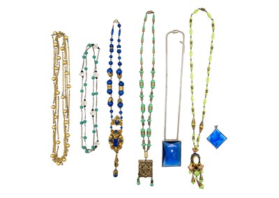 Lot 310 - A selection of 1940's to 1960's costume jewellery necklaces.