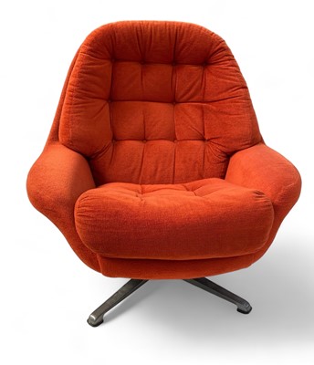 Lot 1548 - A Stevens of London Leo swivel chair.