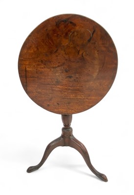 Lot 900 - Georgian mahogany tilt top tripod table