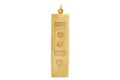 Lot 157 - A 9ct hallmarked gold ingot pendant.