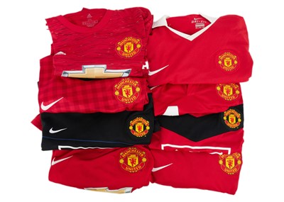 Lot 935 - Manchester United Official Merchandise - Football Shirts x8 different