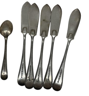 Lot 20 - Five silver coffee spoons, 64g Sheffield 1927,...