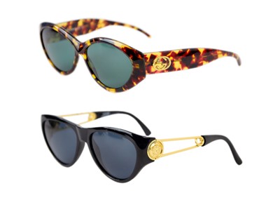 Lot 358 - Versace black 427 and Gucci tortoiseshell 2195/S ladies' sunglasses.