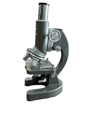 Lot 103 - A boxed Regent 30x - 1220x microscope