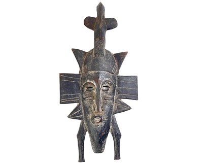 Lot 84 - An African tribal mask.