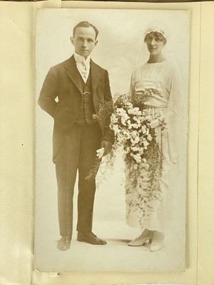 Lot 39 - Marion Grace HOCKEN (1923-1987)