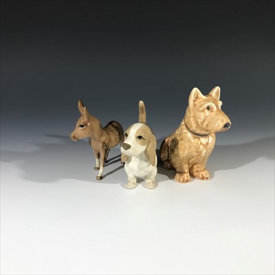 Lot 979 - A Sylvac model of a seated dog, height 13cm,...