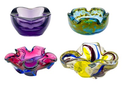 Lot 398 - A Murano glass trefoil ashtray/bowl.