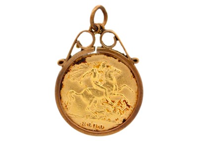 Lot 15 - A 1910 half sovereign coin 9ct mounted pendant.