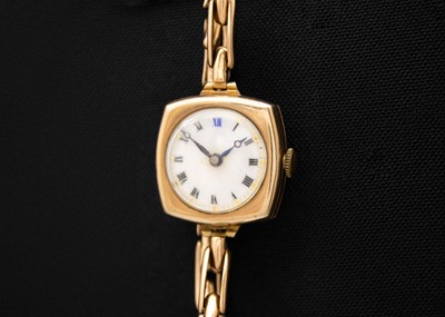 Lot 83 - A 9ct rose gold lady's manual wind wristwatch with 9ct expanding bracelet.