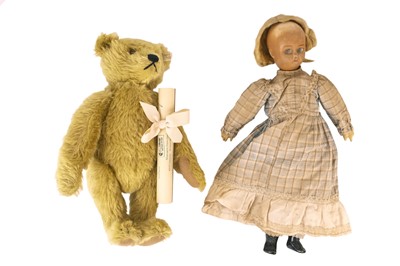 Lot 256 - A limited edition Steiff British Collector's 1908 Replica Blond 40 Teddy Bear