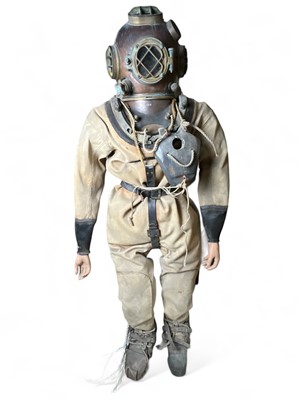 Lot 504 - Diving