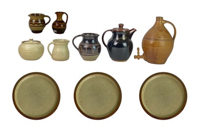 Lot 433 - A collection of Winchcombe Pottery