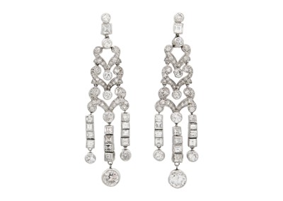 Lot 33 - A good pair of Art Deco 18ct white gold diamond set chandelier earrings.