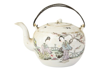Lot 98 - A Chinese porcelain teapot, early 20th century.