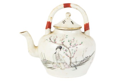 Lot 98 - A Chinese porcelain teapot, early 20th century.