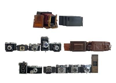 Lot 175 - A collection of various cameras.