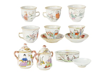 Lot 105 - A pair of Chinese famille rose tea bowls and saucers, circa 1900.