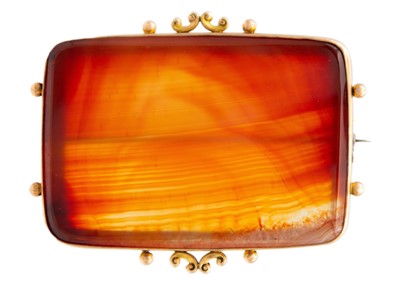 Lot 99 - A Victorian 9ct framed large agate rectangular plaque brooch.