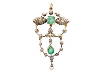 Lot 97 - A Georgian rose cut diamond and emerald pendant brooch set in yellow metal and silver.