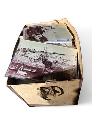 Lot 1122 - Display material