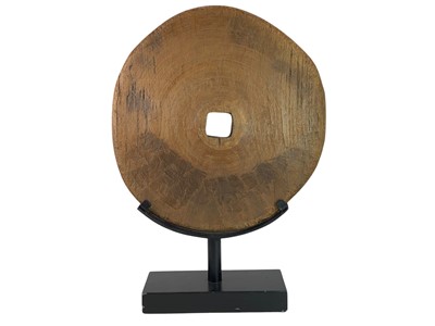 Lot 9 - An Eastern hardwood wheel.