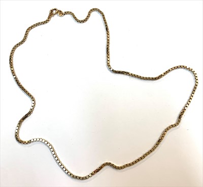 Lot 2494 - A 10ct box link chain marked 417 12gm