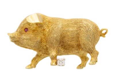 Lot 192 - An 18ct diamond and ruby set pig brooch.