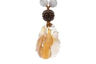 Lot 164 - A Chinese jadeite and agate necklace.