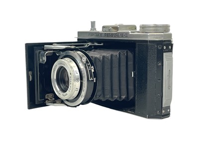 Lot 106 - A Kershaw Peregrine II camera chrome.