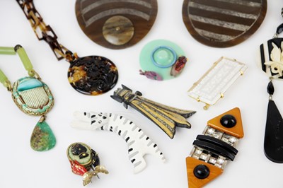 Lot 309 - A selection of Art Deco and later celluloid costume jewellery.