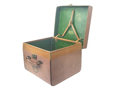 Lot 39 - A leather hat box.