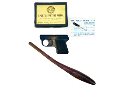 Lot 32 - A South Seas throwing club.