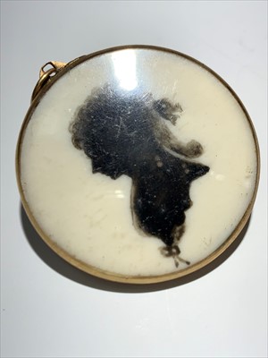 Lot 2418 - An 18th century gold mounted memorial locket,...