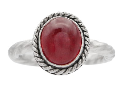 Lot 140 - A 5.5ct cabochon ruby set in .999 pure platinum, hand crafted by James Suddaby.