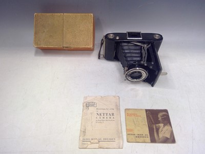 Lot 7 - A Zeiss Ikon " Nettar " Camera.