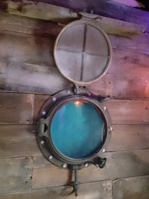 Lot 811 - A Porthole