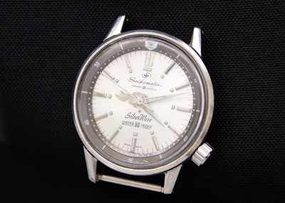 Lot 55 - SEIKO - A rare Seikomatic SilverWave stainless steel automatic divers bracelet wristwatch.