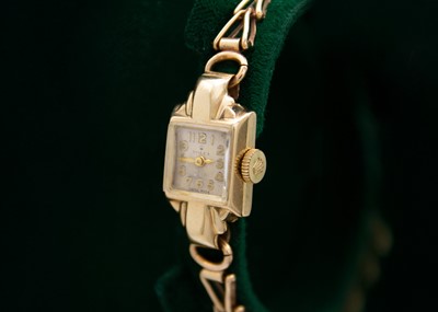 Lot 114 - ROLEX - A 9ct lady's manual wind bracelet wristwatch.