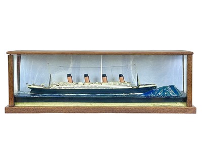 Lot 106 - A model of the Titanic.