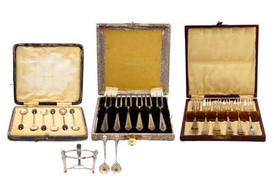 Lot 113 - A George V silver coffee bean spoon set by Francis Stebbings.