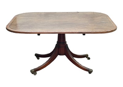 Lot 650 - A Regency mahogany and crossbanded breakfast table.