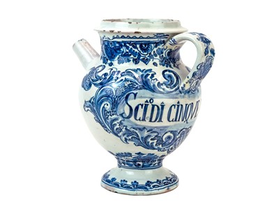 Lot 1165 - An Italian blue and white Maiolica wet drug or syrup jar.