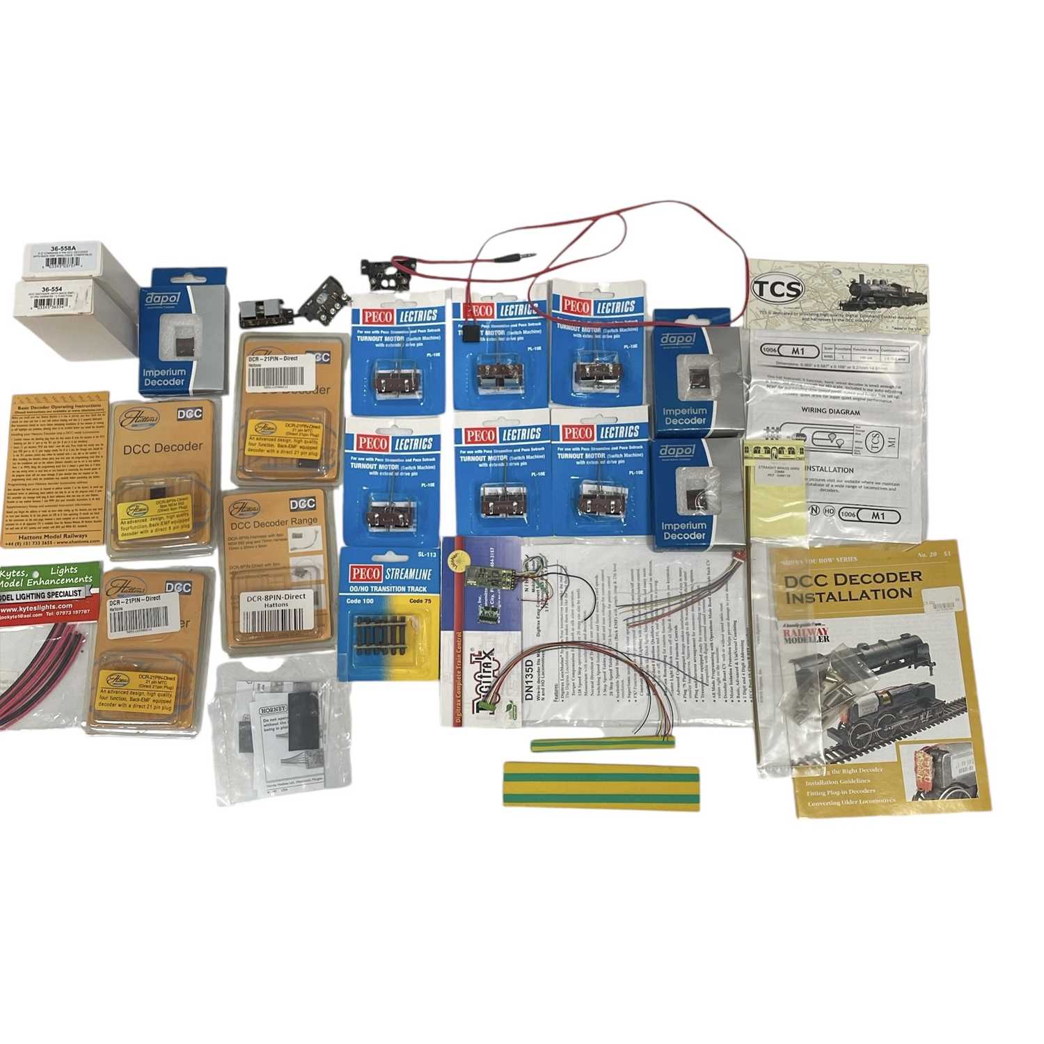 Lot 90 - A selection of model railway decoders and