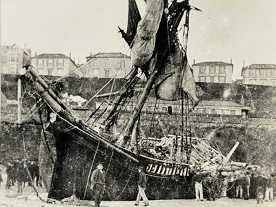 Lot 190 - Shipwreck Photographs