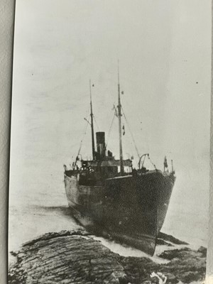 Lot 190 - Shipwreck Photographs